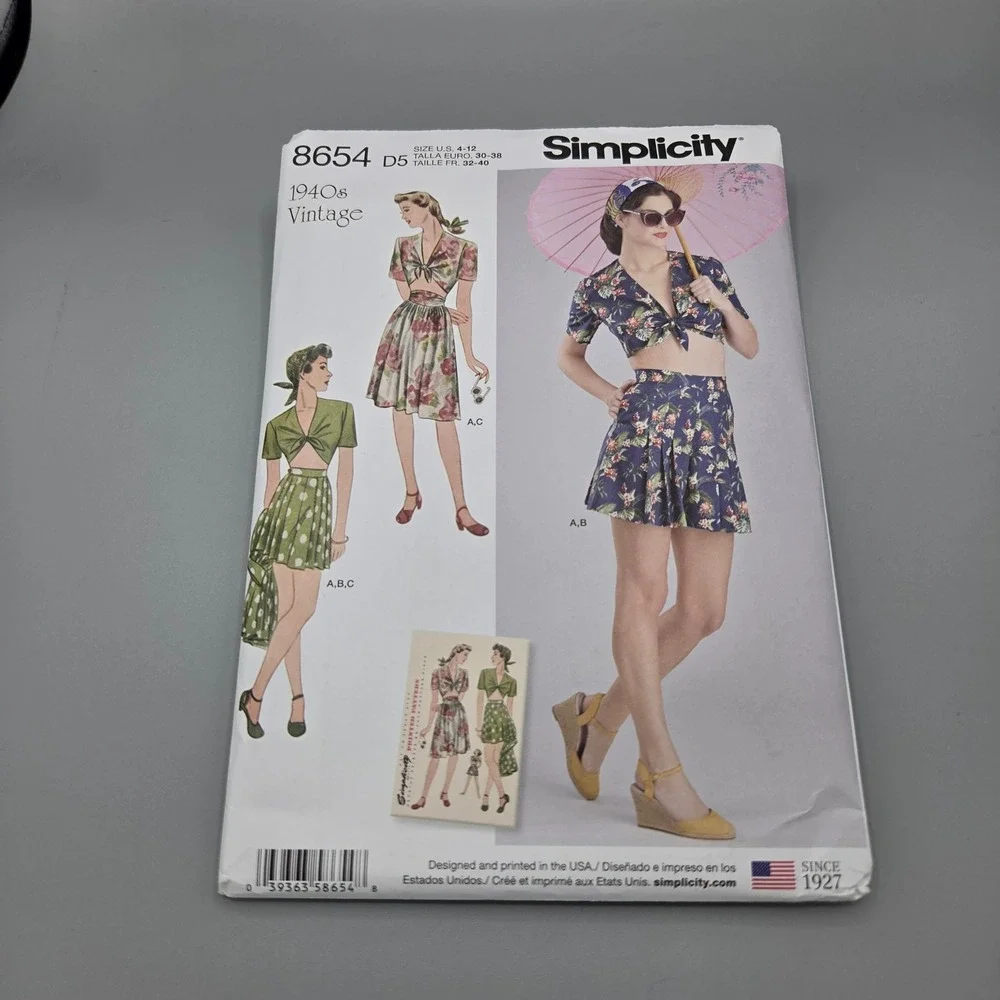 Simplicity 8654 1940s Vintage Sewing Pattern Tie Front Top Skirt Shorts 4-12